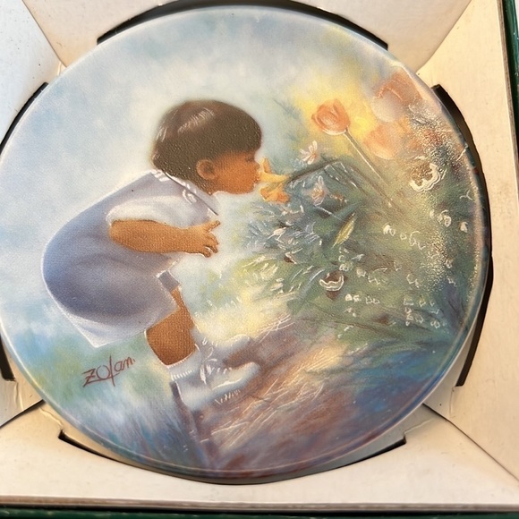 Set of 5 Donald Zolan Mini Collector Plates of Children - Picture 5 of 7